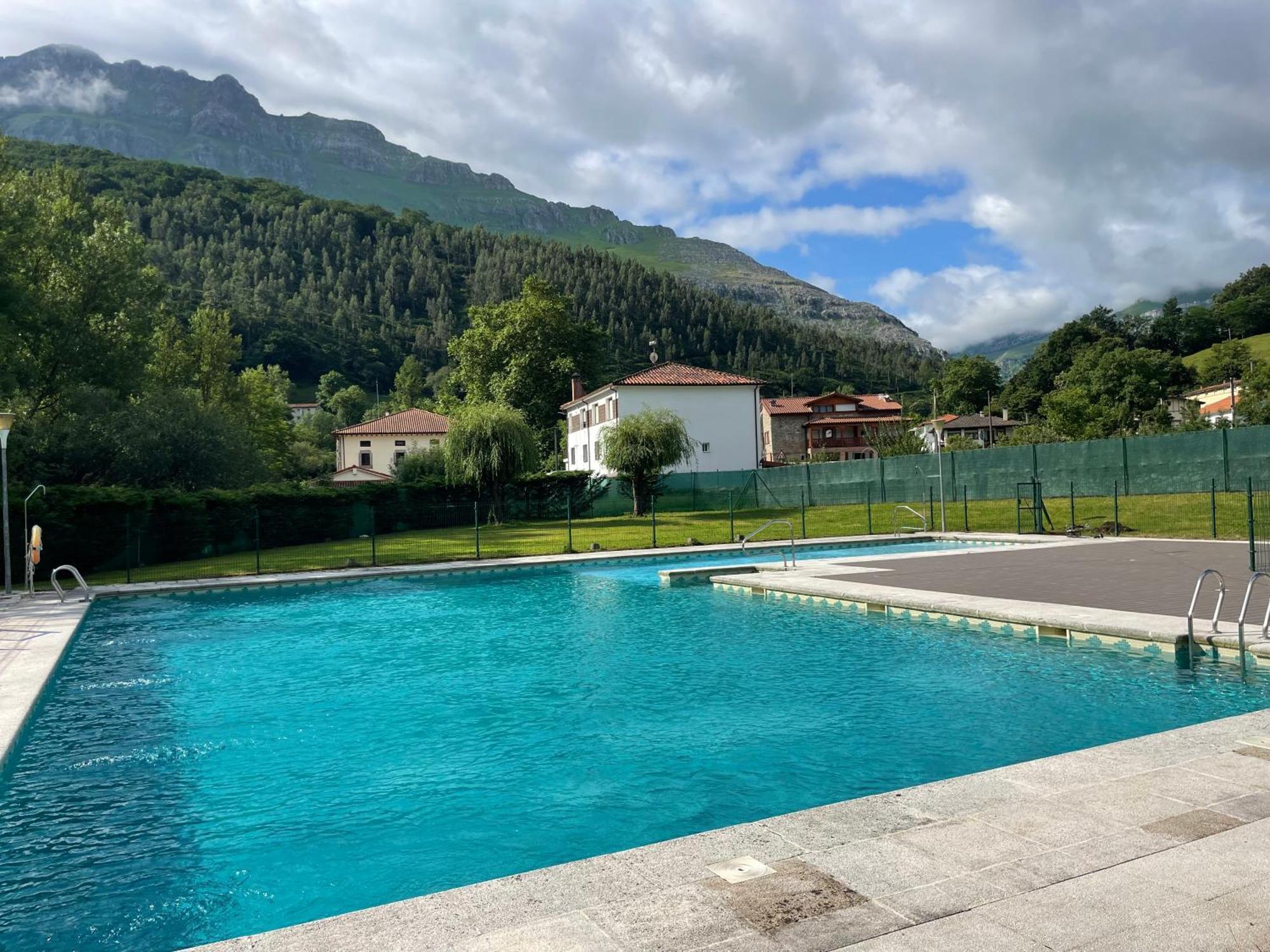 Casa En La Montana Con Piscina De Temporada Villa Arredondo Exterior photo
